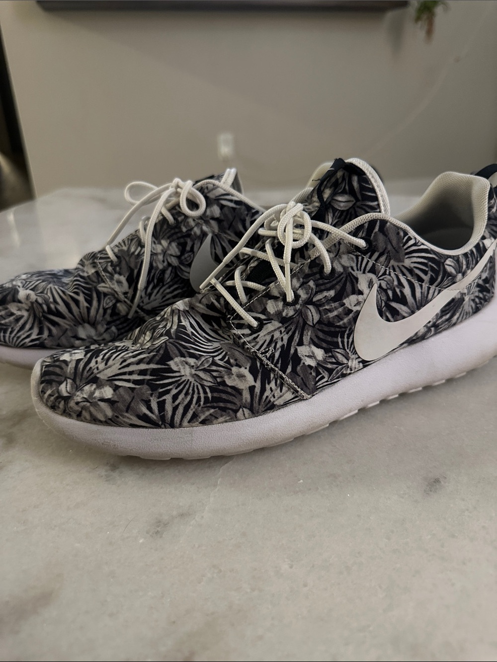 Nike Men's Black & White Floral Print Sneakers